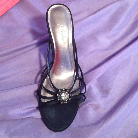 Jacqueline Ferrar heels