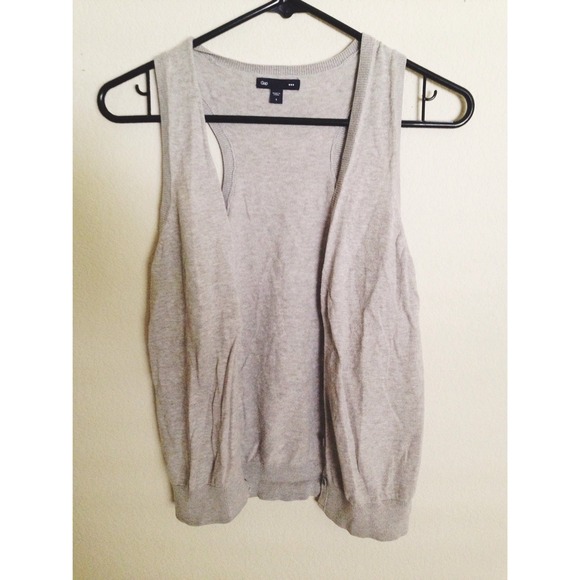 Sleeveless Cardigan