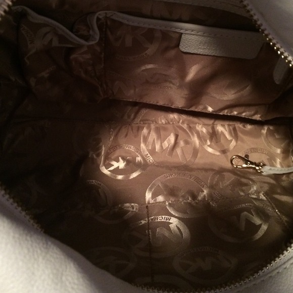 💕REDUCED💕 💯Authentic Michael Kors bag.dust bag! - Picture 3 of 4