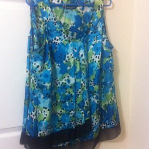 Sleeveless satin casual shirt