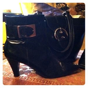 Etienne Aigner 10w Excellent shape ! Wore one time