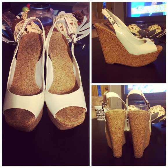 ❌SOLD❌ Jessica Simpson "Amande" Peeptoe Wedge