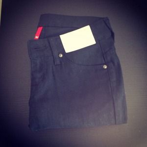 Uniqlo Super Skinny Fit Jeans. Size 24. Black.