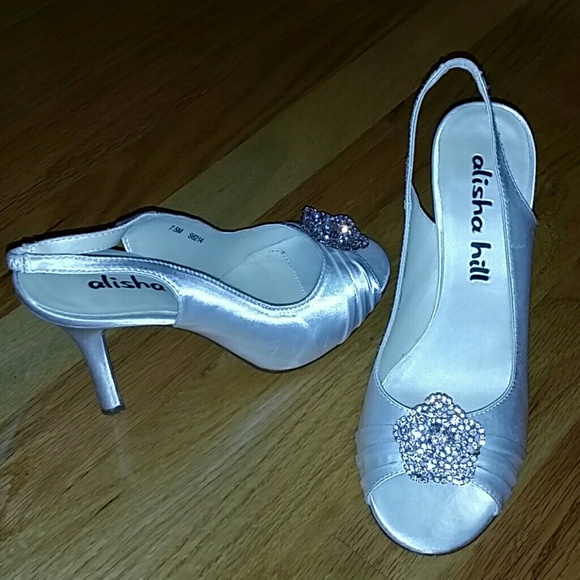 Wedding shoes! 7.5 Alisha Hill