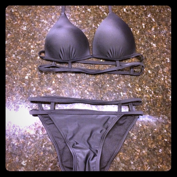 Black bikini