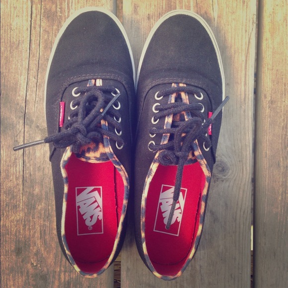 Leopard vans