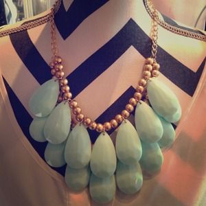 Statement necklace