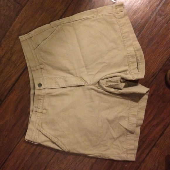 New Patagonia men's 7inch "stand-up" shorts- khaki