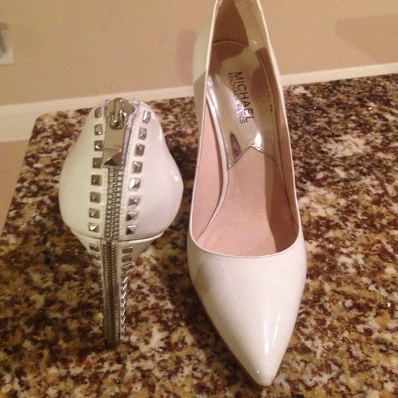 White paten leather Michael kors pumps