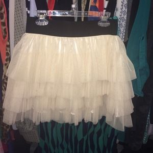 Off white Med skirt