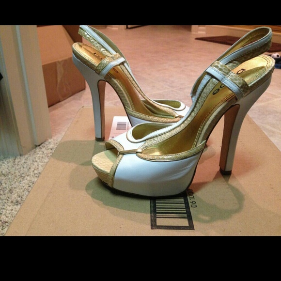 SOLD - Picture 2 of 3