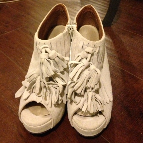 💝SOLD💝 Jeffrey  Campbell Ivory Platform Heels