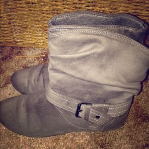 Grey boots