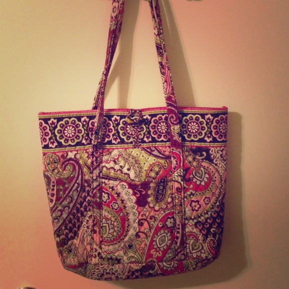 Vera Tote bag in Berry Paisley