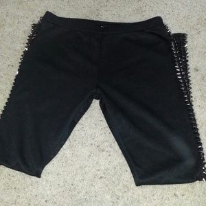 Black leggings with spike details