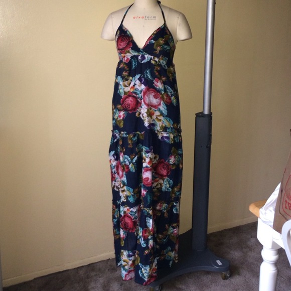 🚫SOLD🚫Forever 21 floral maxi dress size Small
