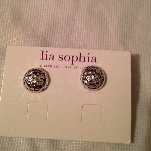 Sold. Lia Sophia Earrings