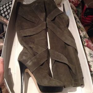 Brand new! Steve Madden knee high platform heels