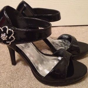 💥NEW💥 brand spanking new sexy, black heels