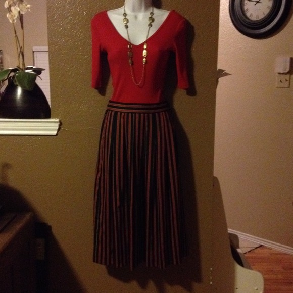 Susan Bristol petites Dresses & Skirts - Sale❤️Vintage Long pleated skirt