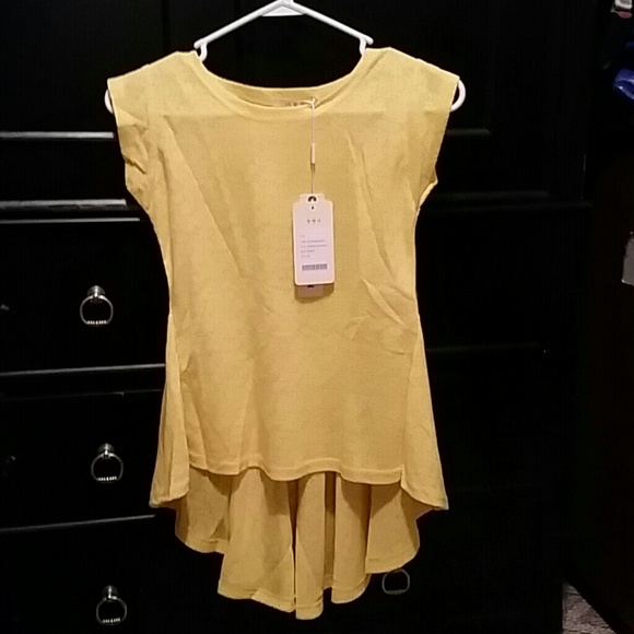 cute yellow top