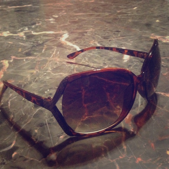 Cute cheetah Print Sunglasses 💝 - Picture 1 of 4