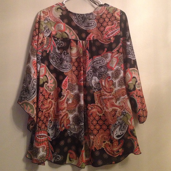 sunny Leigh Tops - Printed Kimono sunny Leigh Tops - Printed Kimono