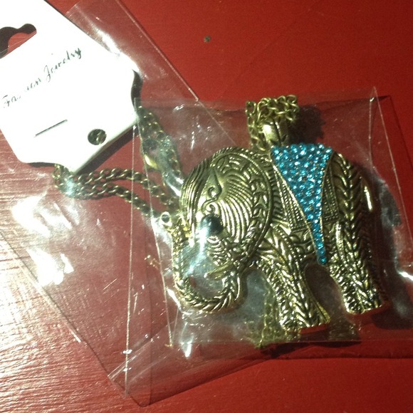 Elephant Necklace❌SOLD❌ - Picture 3 of 3