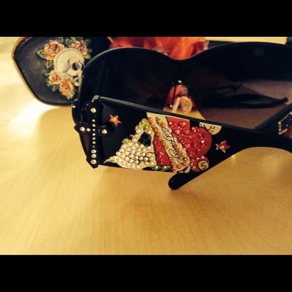 Authentic Ed Hardy "priceless" Sunglasses - Picture 2 of 3