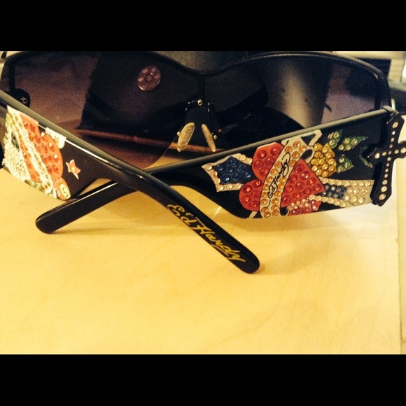 Authentic Ed Hardy "priceless" Sunglasses - Picture 3 of 3