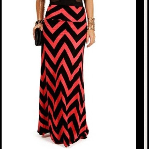 🌟long chevron skirt 🌟