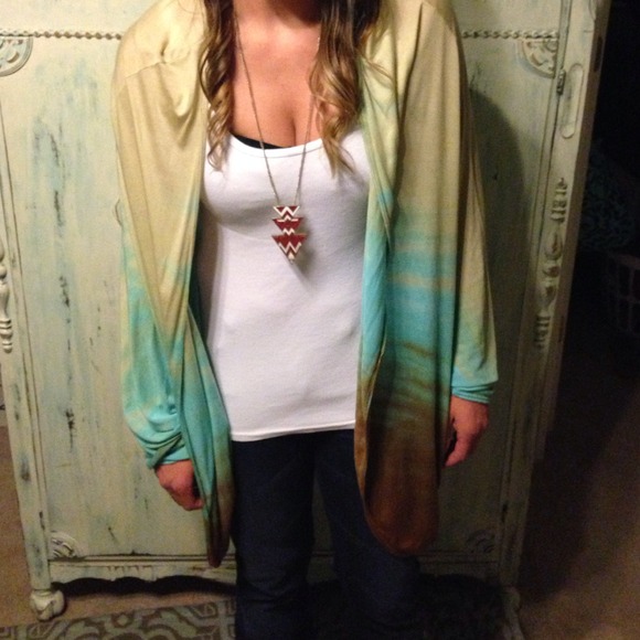 SOLD🔥🔥🔥Slouchy tie-die-ish cardigan
