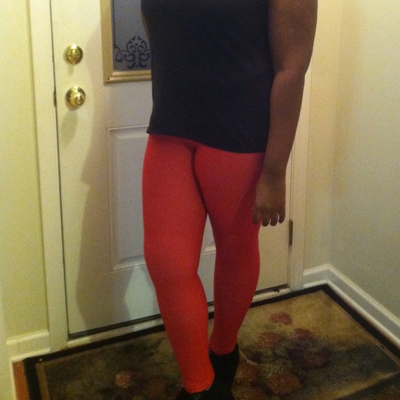 Red leggings - Picture 1 of 1