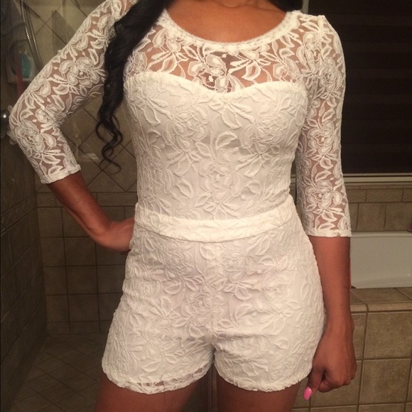 White lace romper never worn