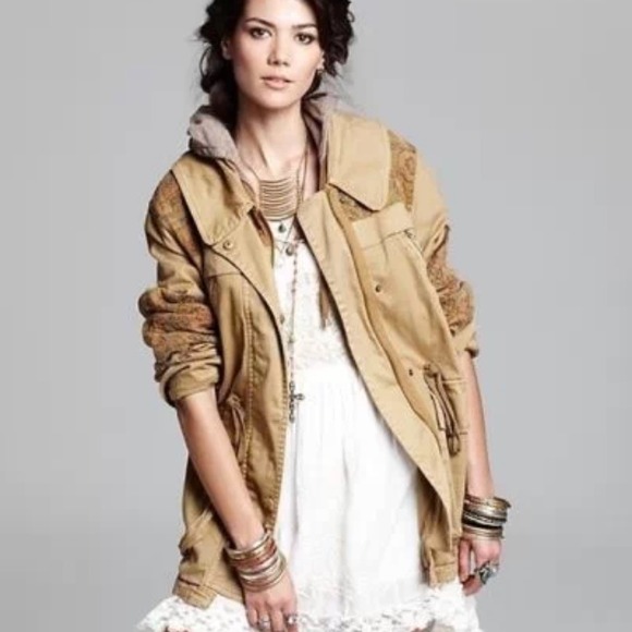 SOLD 👊 Free people golden quills military parka
