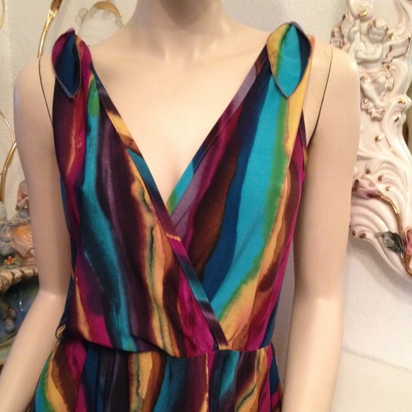 V Front and Back Dress with Colorful Print - Picture 2 of 2