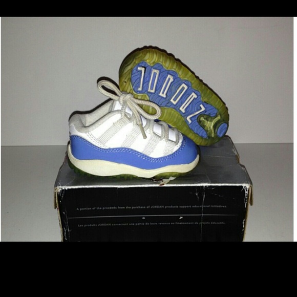 Carolina  11s  Looking for a 5.5y to match my son