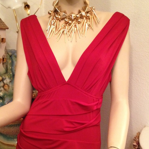 Red Hot Gown with Pleated Long Gown - Picture 3 of 3