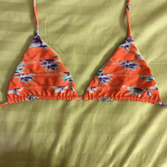 ❌❌SOLD❌❌ Acacia vintage aloha umalas top