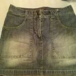 H& M .. L.O.G.G mini jeans skirt