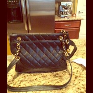 💢REDUCE Again💢100% Authentic Black Chanel Tote