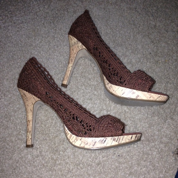 Heels - Picture 2 of 2