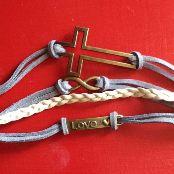 Cross Bracelet❌SOLD❌ - Picture 3 of 3