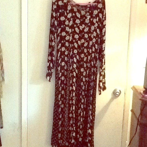 Vintage Long crinkly dress w floral pattern
