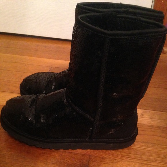 Uggs - Picture 2 of 3