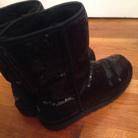 Uggs - Picture 3 of 3