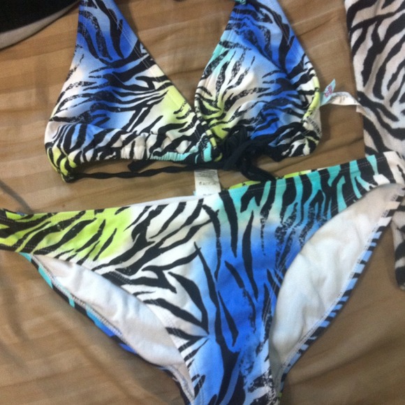 Binki bundle reserved - Picture 3 of 4