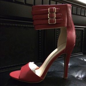🆕LOLASHOETIQUE Red Heels.