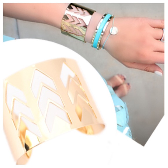 Bracelet cuff arm candy