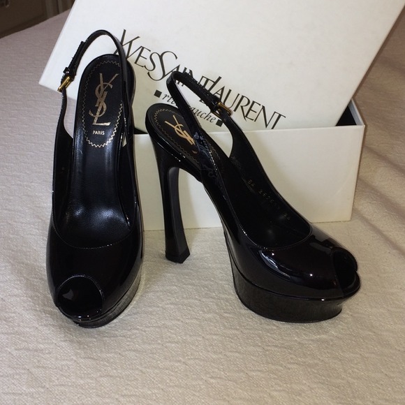 Yves Saint Laurent Black Pumps